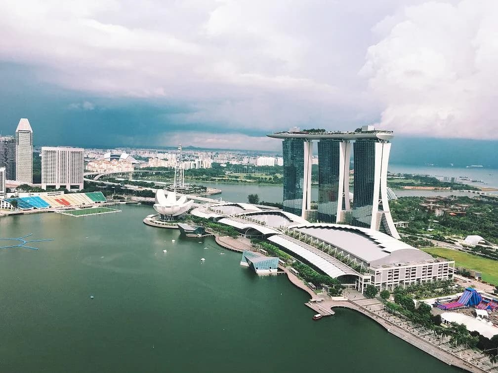 Сингапур обновляет руководство по электронному налогообложению по схеме слияний и поглощений