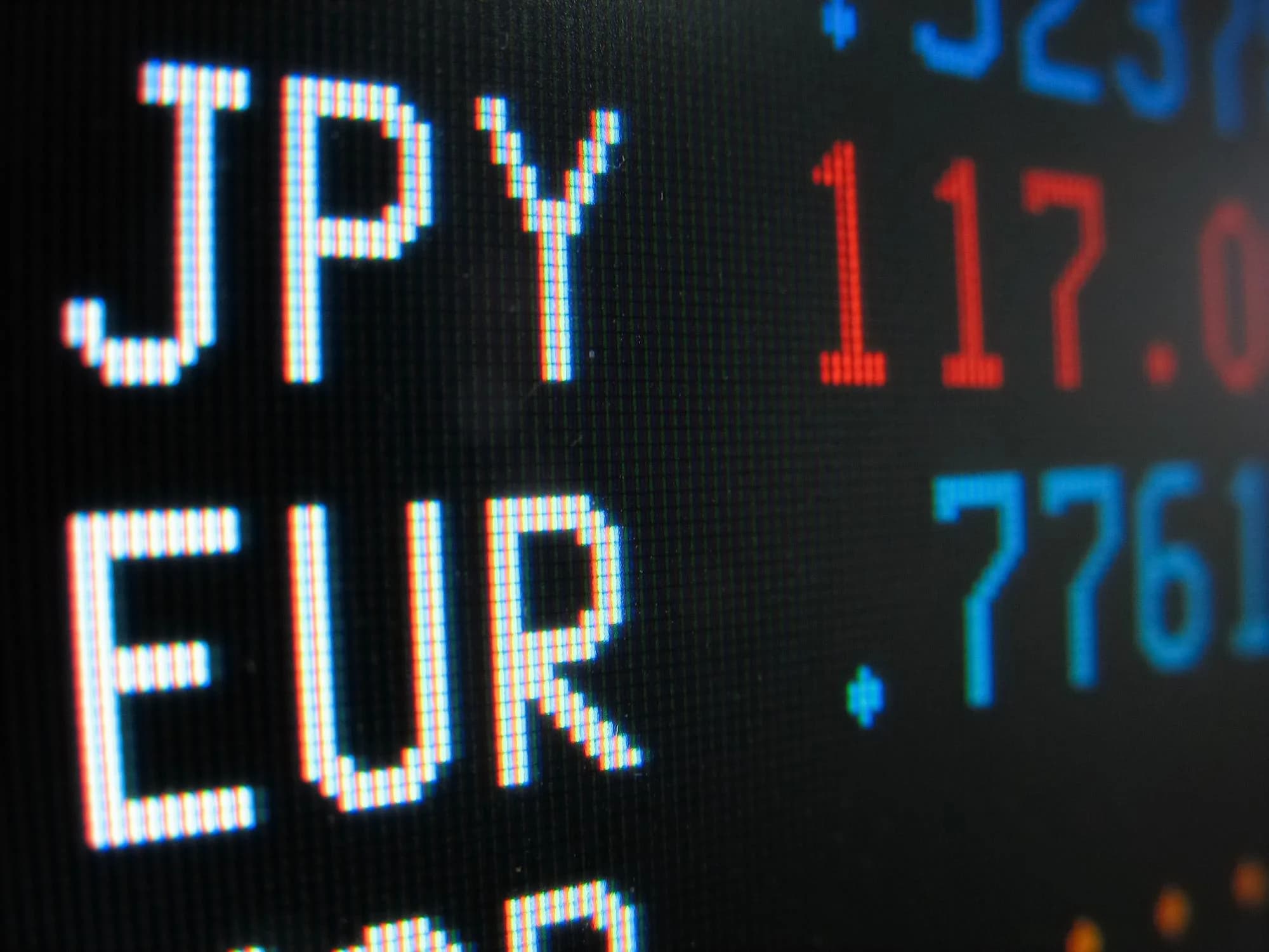 В уведомлении о контролируемой сделке стоимость предмета исполнения указывается без учета курсовых разниц