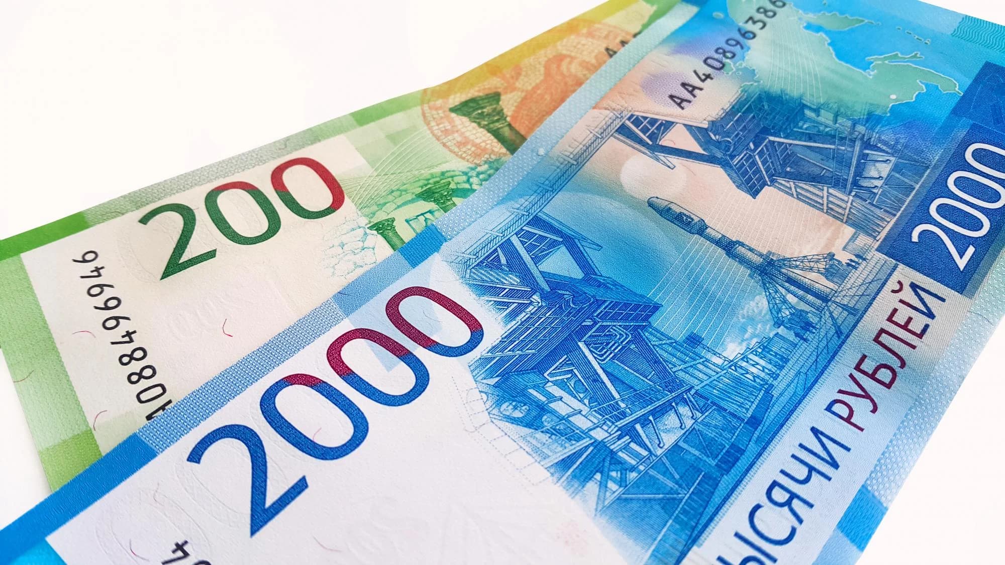 Полученные до расторжения договора деньги могут расцениваться как неосновательное обогащение