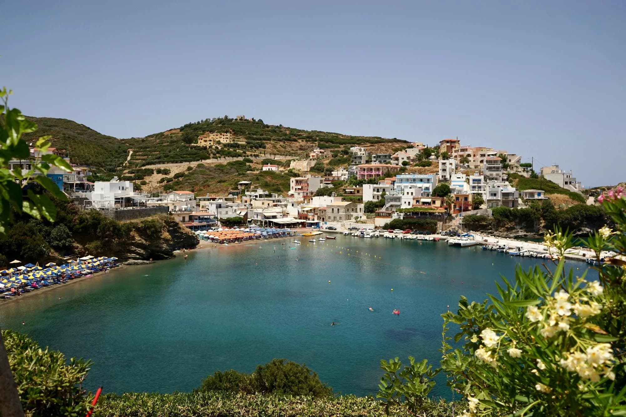 Премьер-министр Греции объявил о введении льготных налоговых мер