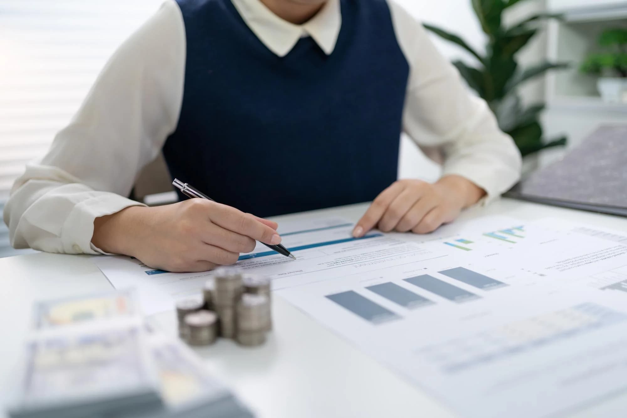 Разъяснён порядок расчета налога УСН при продаже товаров во время смены ставки налога УСН с доходов на доходы минус расходы