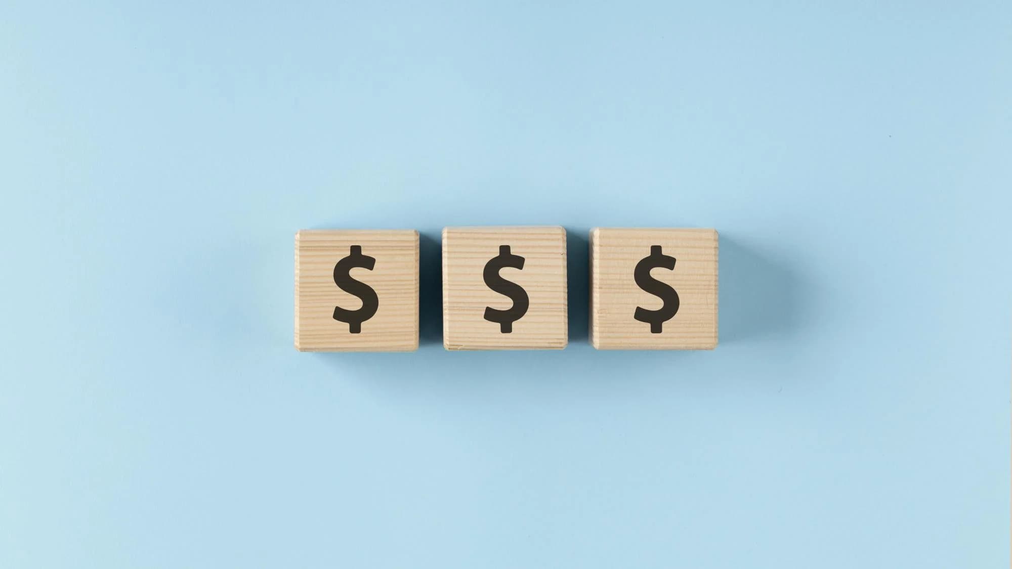 С 28 февраля действует новый порядок обращения валюты