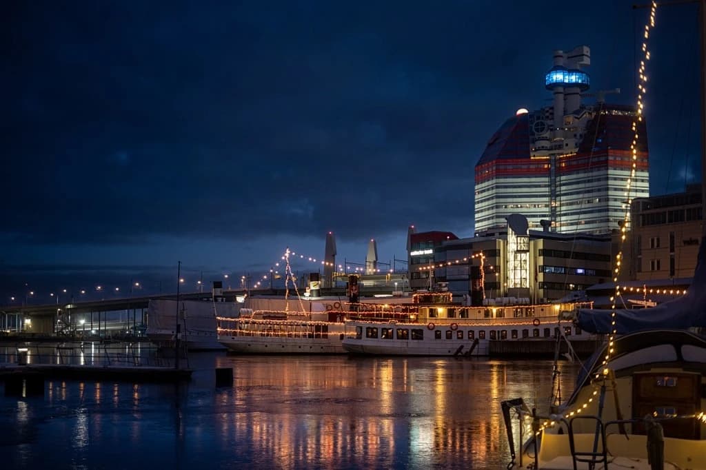 Швеция приостановила налоговую конвенцию с Россией