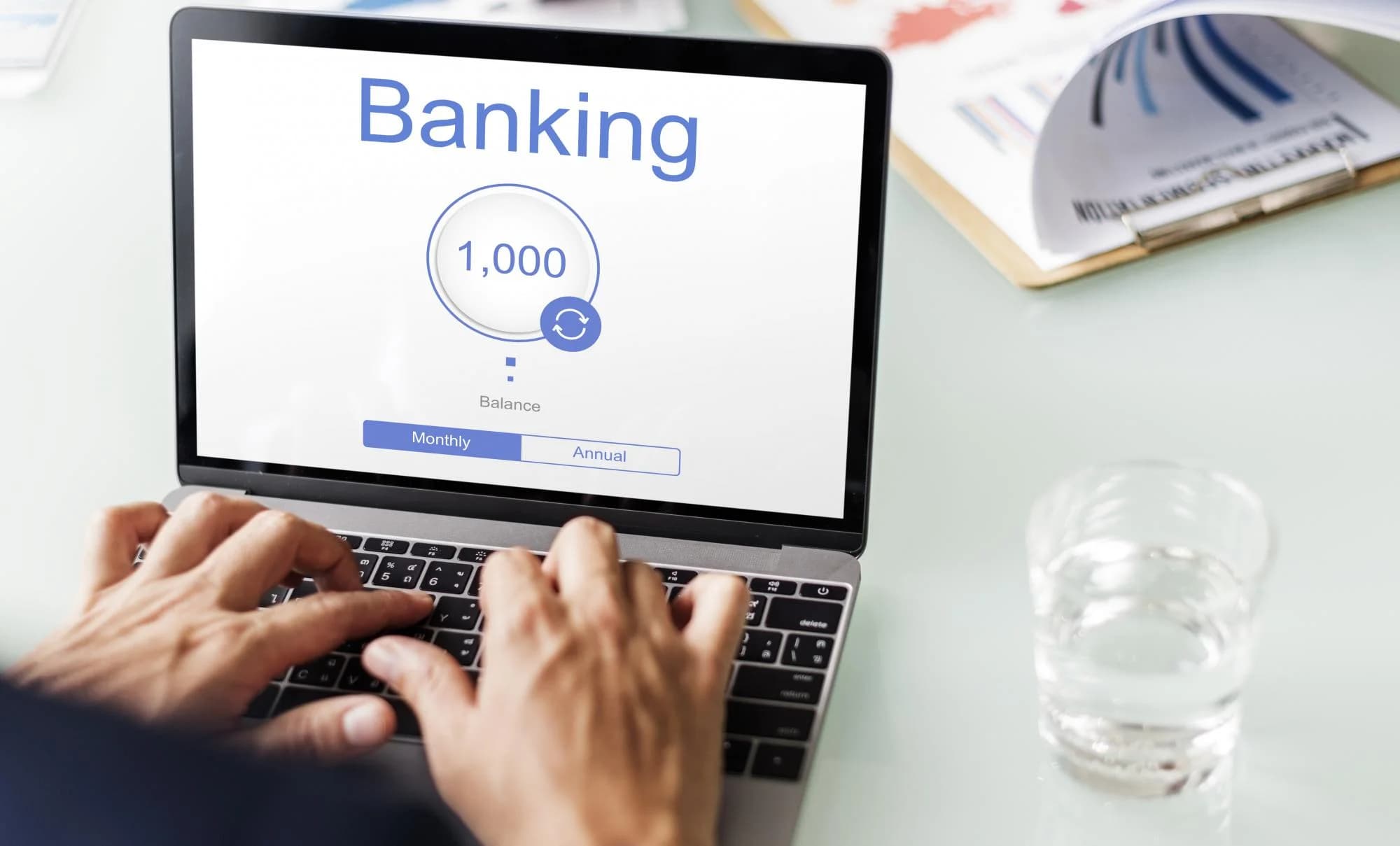 Компания и счет в одной стране за рубежом