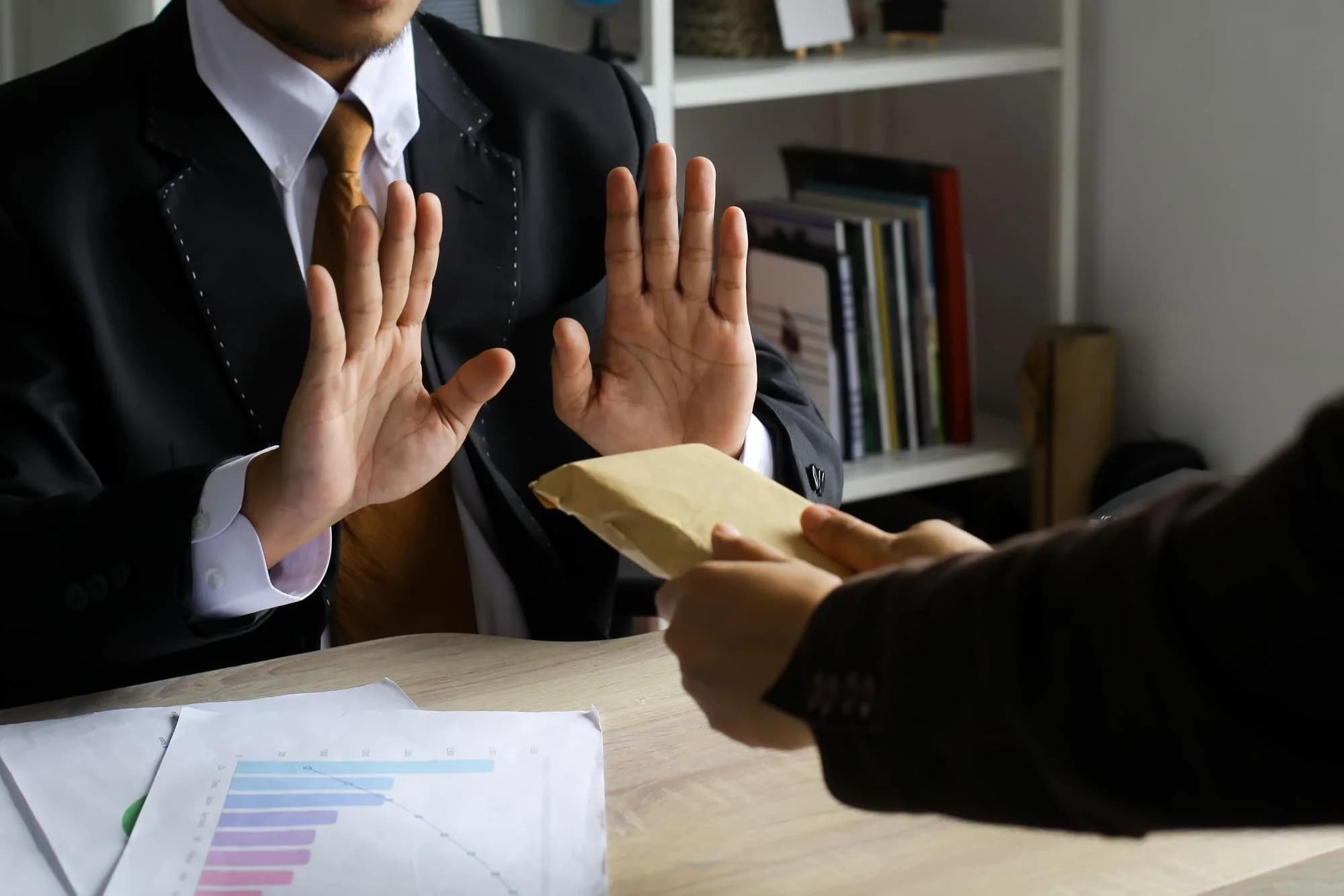 Взятка или подкуп может дорого обойтись