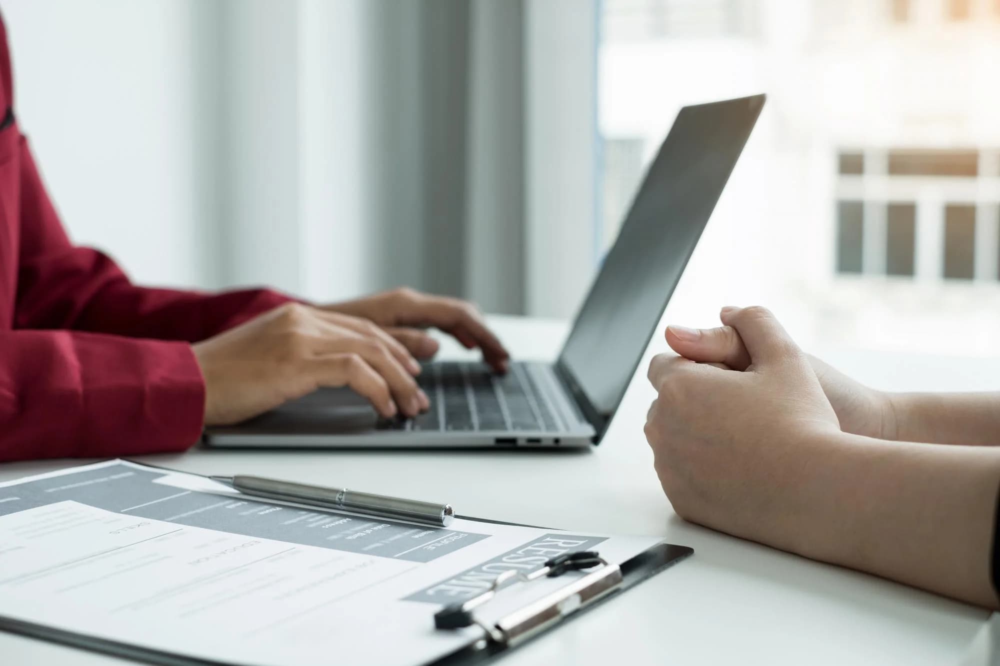 Этой осенью вступят в действие новые правила оформления трудовых книжек