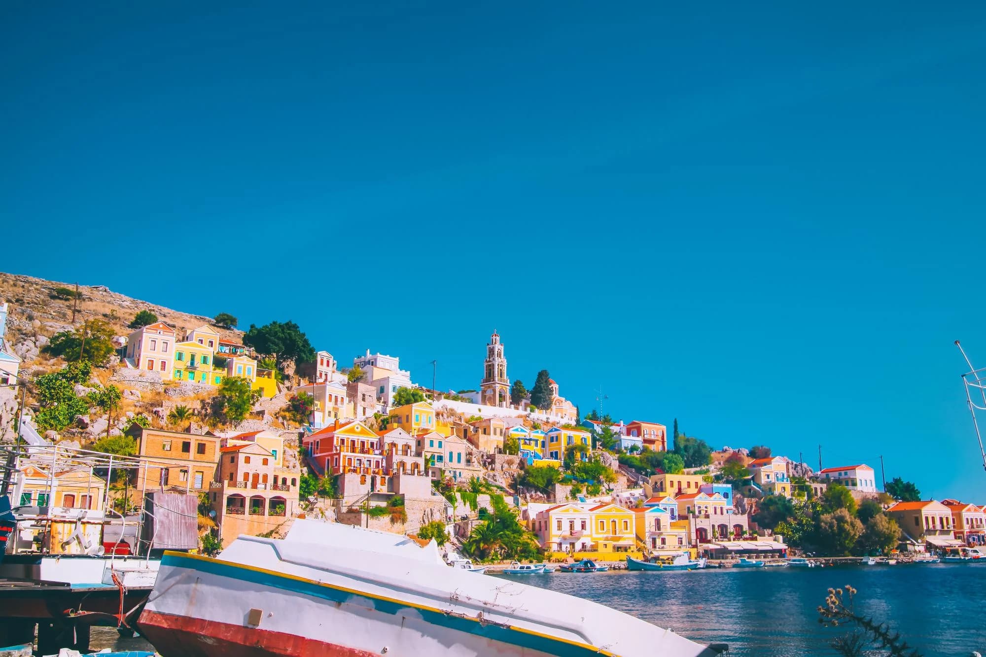 Греческий парламент рассматривает возможность 30 % освобождения от налогов для реорганизации малого и среднего бизнеса