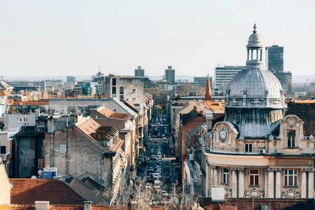 Парламент Хорватии утвердил налог на сверхприбыль для всех секторов экономики