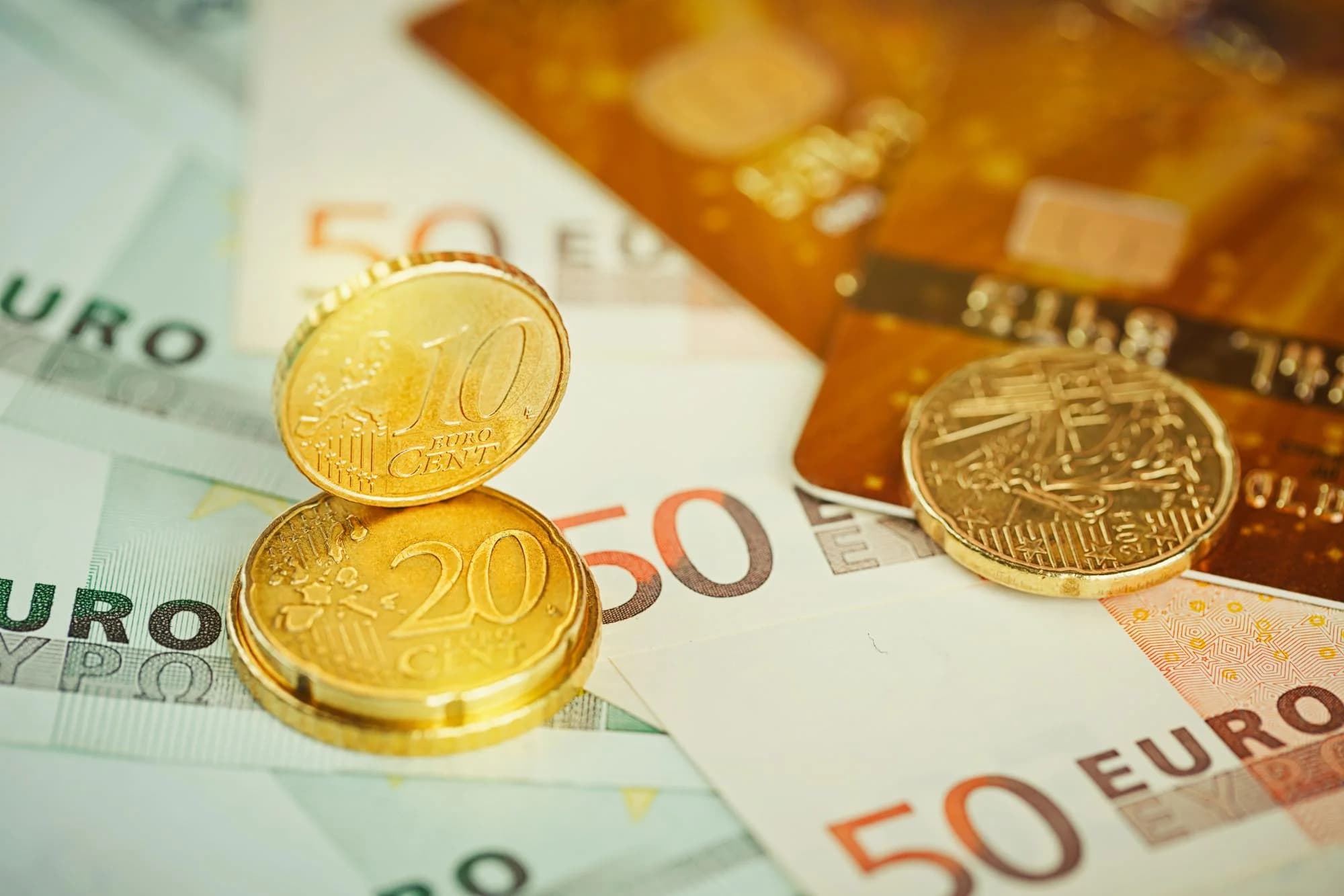 Швейцария планирует остановить финансовый обмен информацией с РФ