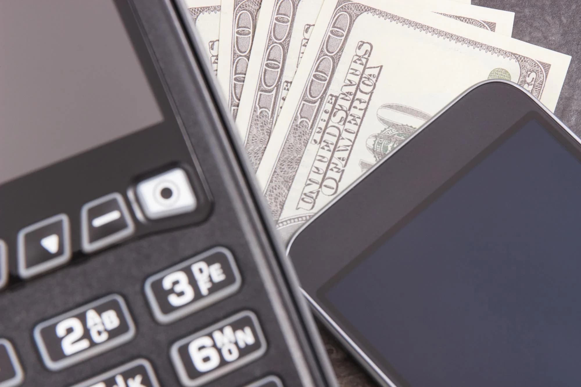 С завтрашнего дня вступают в силу изменения в закон о валютном регулировании РФ