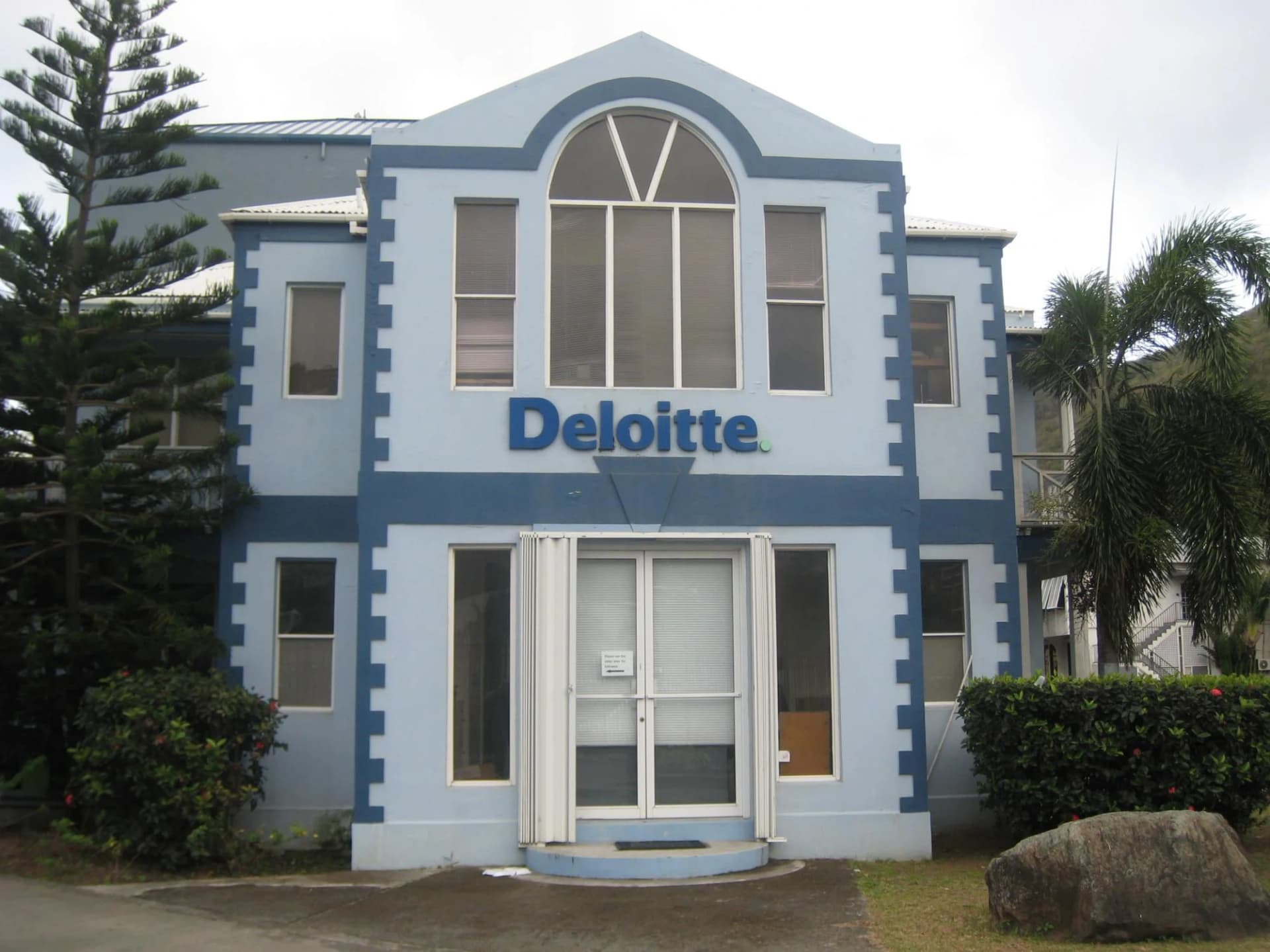 Офис Deloitte на БВО. Один из офисов, представленной на BVI фирм "Большой Четверки"