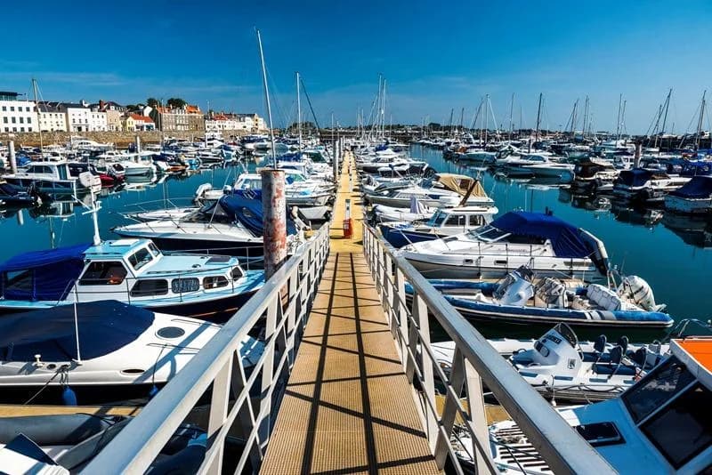 Гернси законодательно закрепляет новую упрощенную процедуру гражданской конфискации имущества