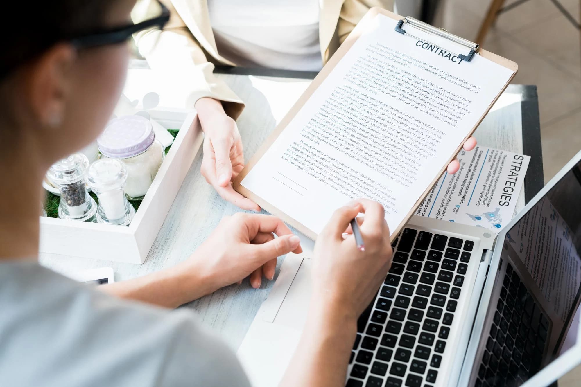 Аренда персонала (аутсорсинг и аутстаффинг): правда и вымысел, налоговые риски