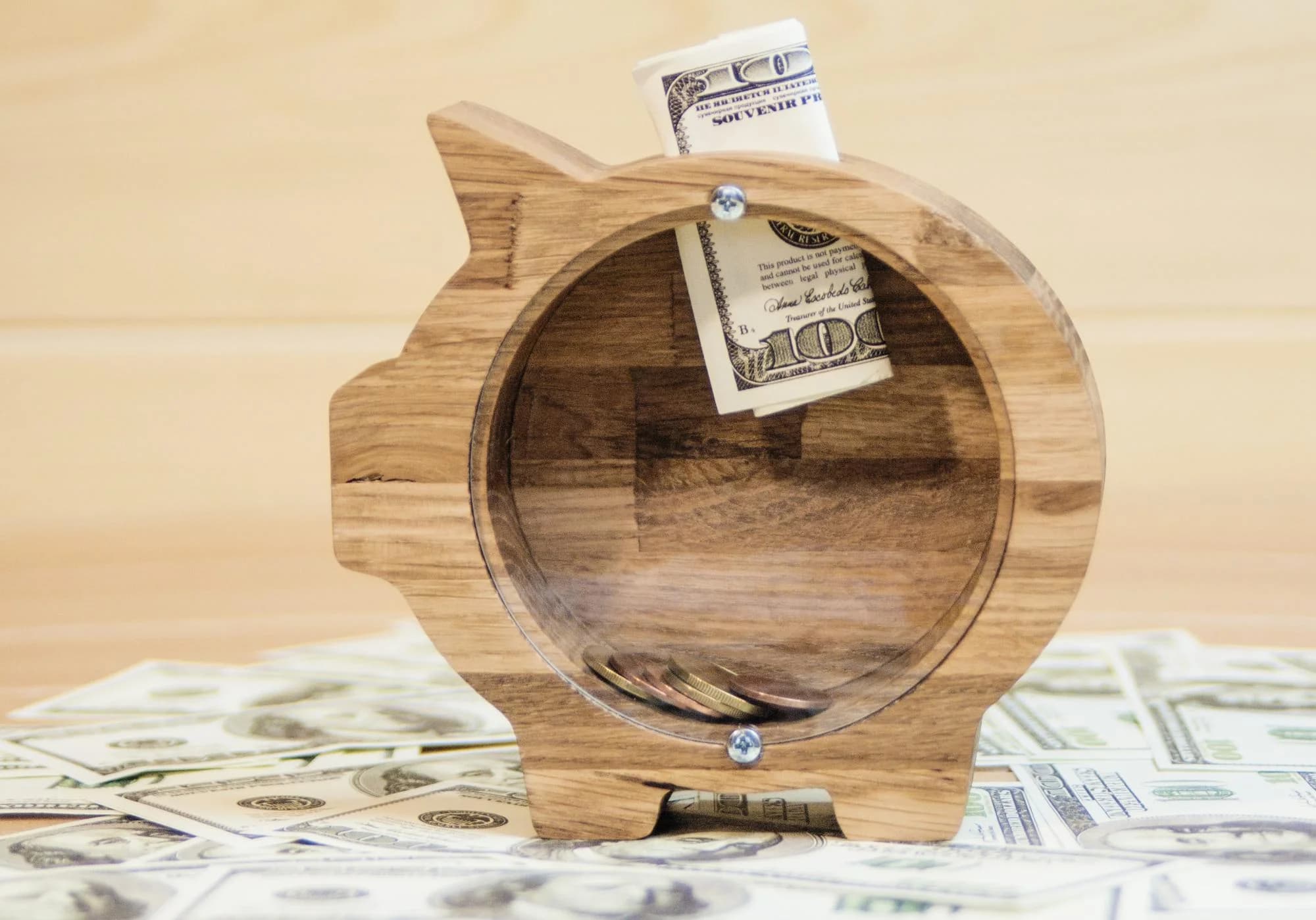 До 1 июня 2023 года нужно отчитаться о зарубежных счетах и иностранных электронных кошельках