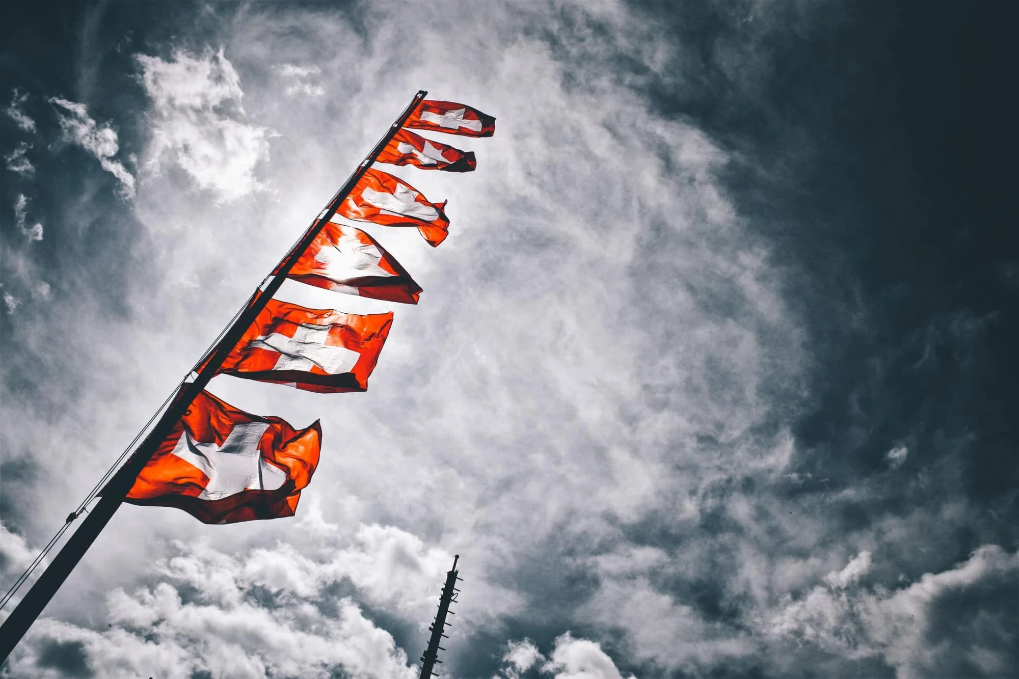 Автоматический обмен финансовой информацией: ФНС РФ исключила Швейцарию, и не только