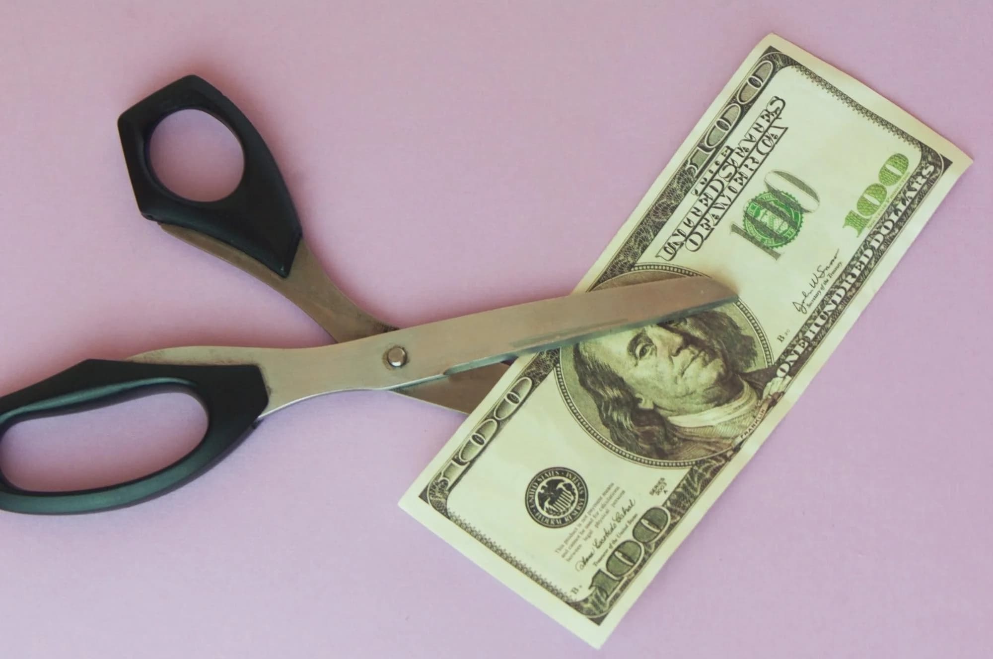 Гражданам, вернувшимся в Россию, снизят налог