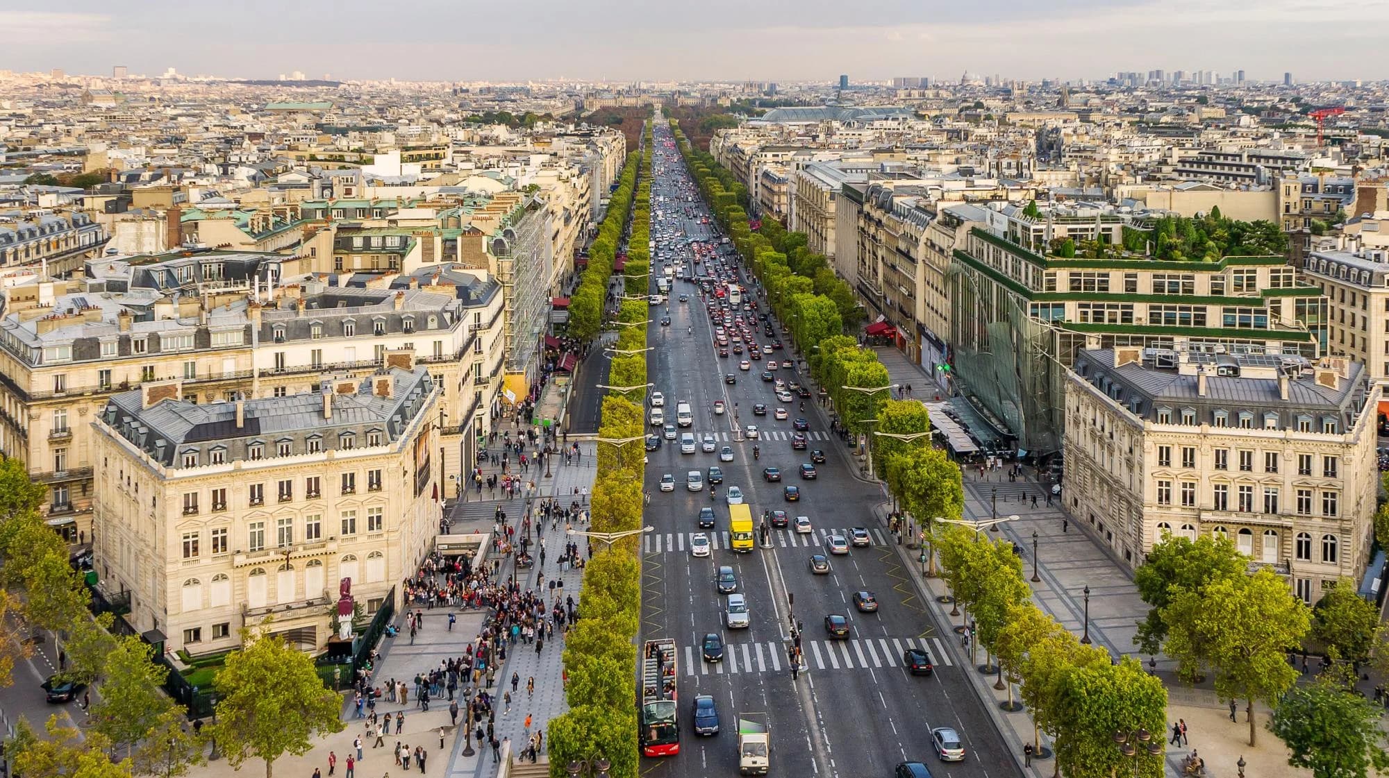 Франция внедряет требования к электронному выставлению счетов и электронной отчетности
