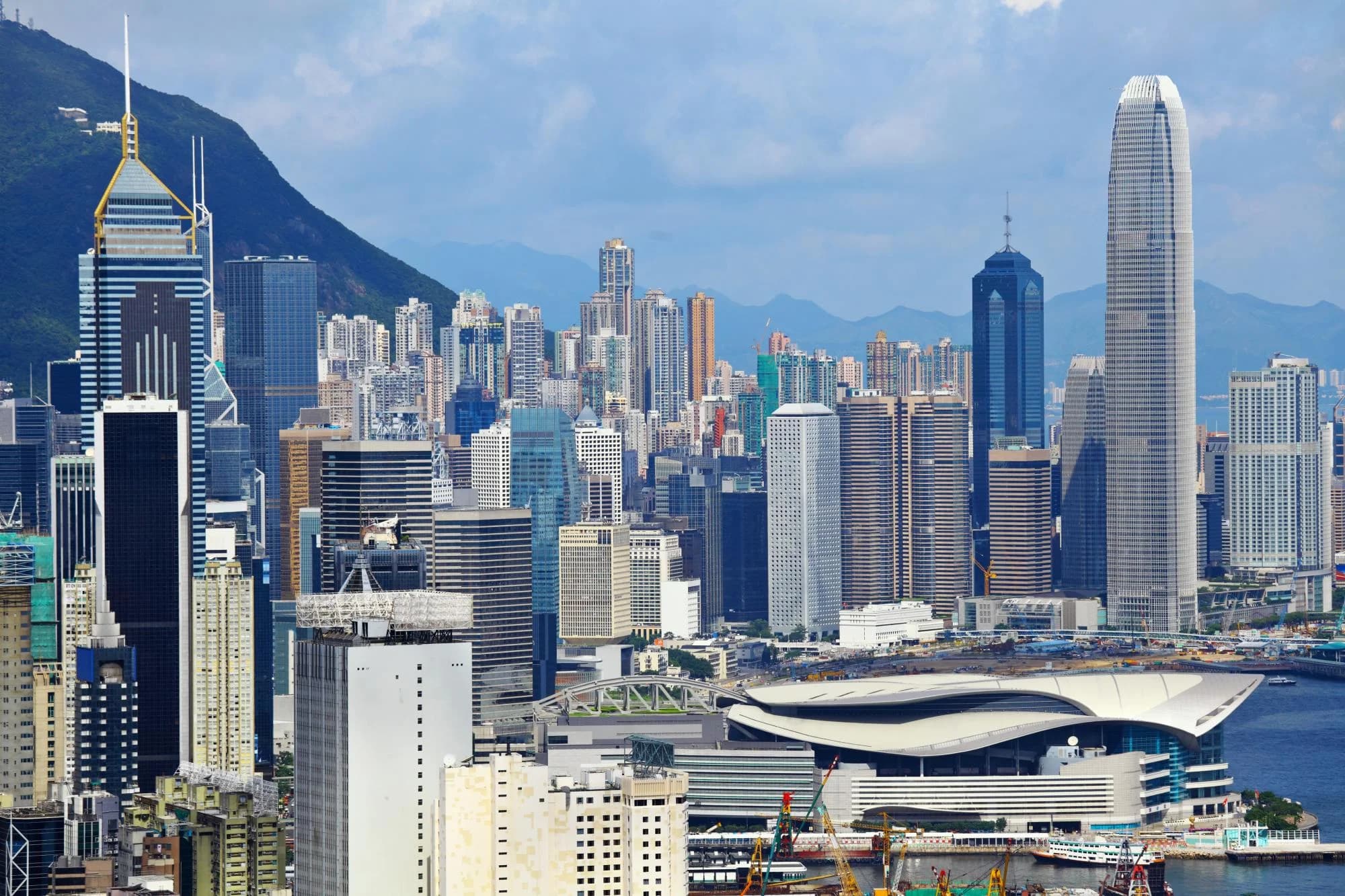 Гонконг прокомментировал свое включение в «серый список» ЕС