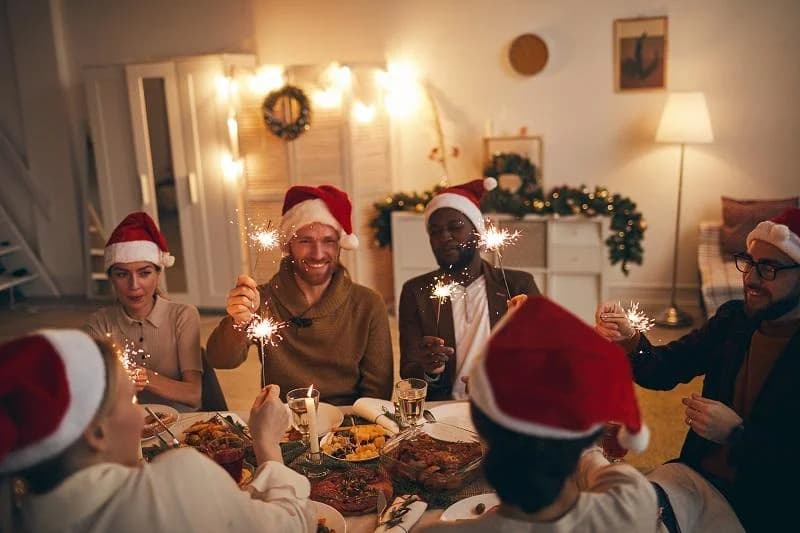 Время чудес и волшебства: новогодние выплаты, индексация пенсий и другое
