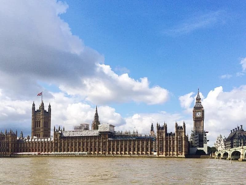 HMRC пересматривает налогообложение кредитов, переведенных в Великобританию нерезидентами