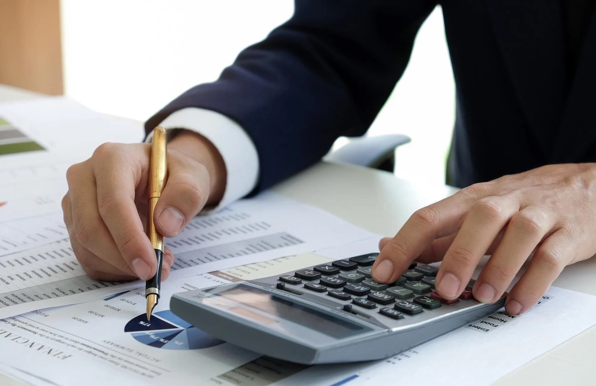 Гонконг принял поправки к закону о налоговых льготах для страховых компаний