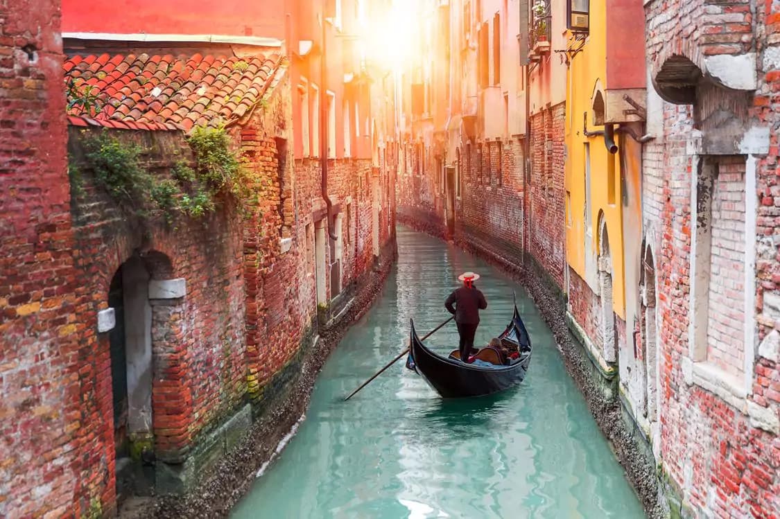 Бюджет Италии на 2025 год включает расширение DST для всех поставщиков услуг