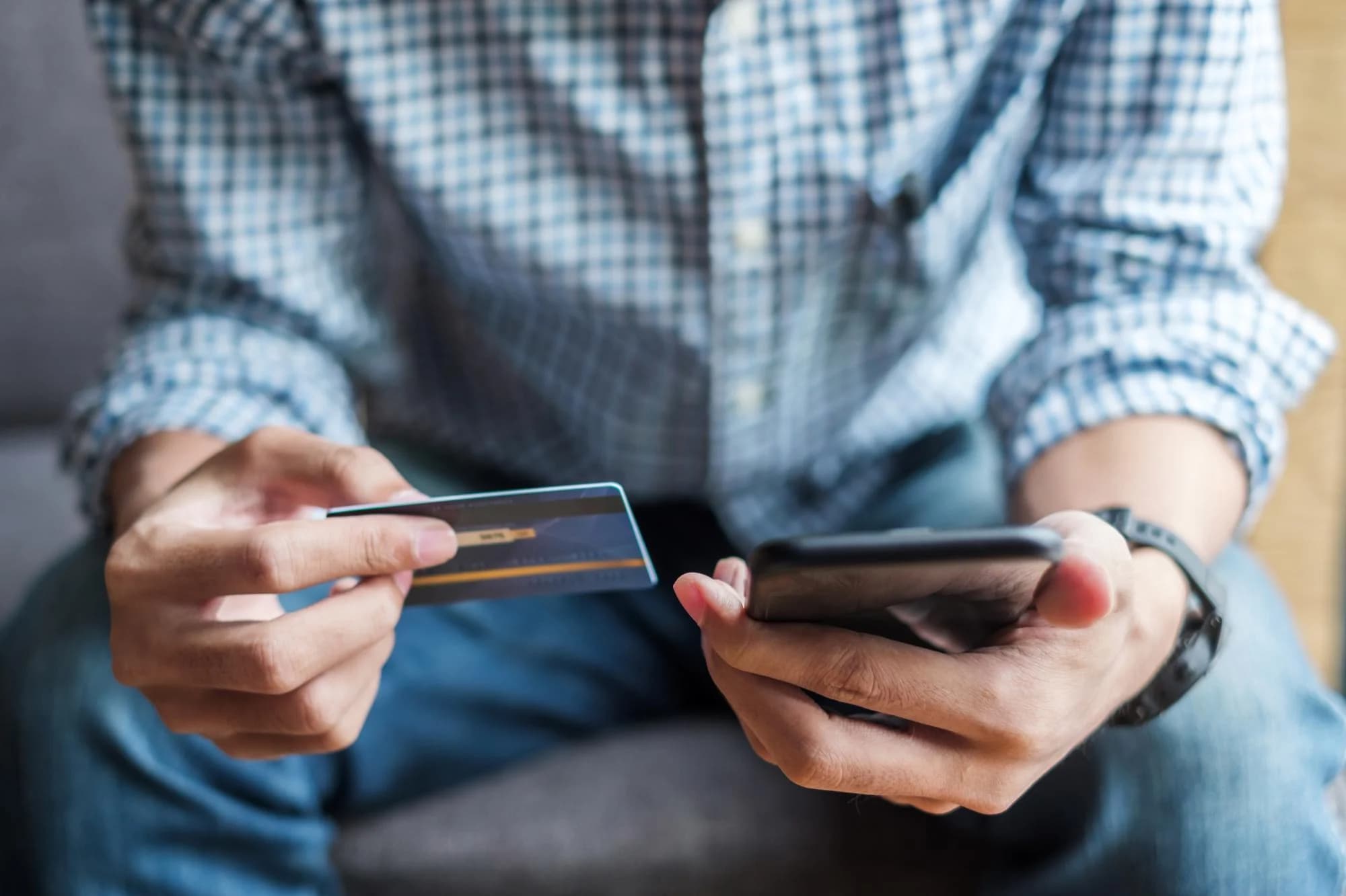 Уточнен круг резидентов, на которых распространяется порядок представления в налоговую отчетов о движении средств по счетам в иностранных банках