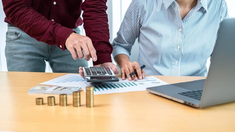 Отчитаться по заграничным банковских счетам нужно до 1 июня