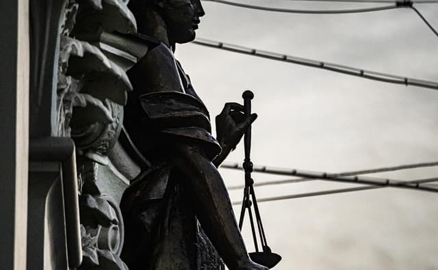 Суд поставил «незачет»: налоговые последствия найма фиктивных самозанятых :: РБК